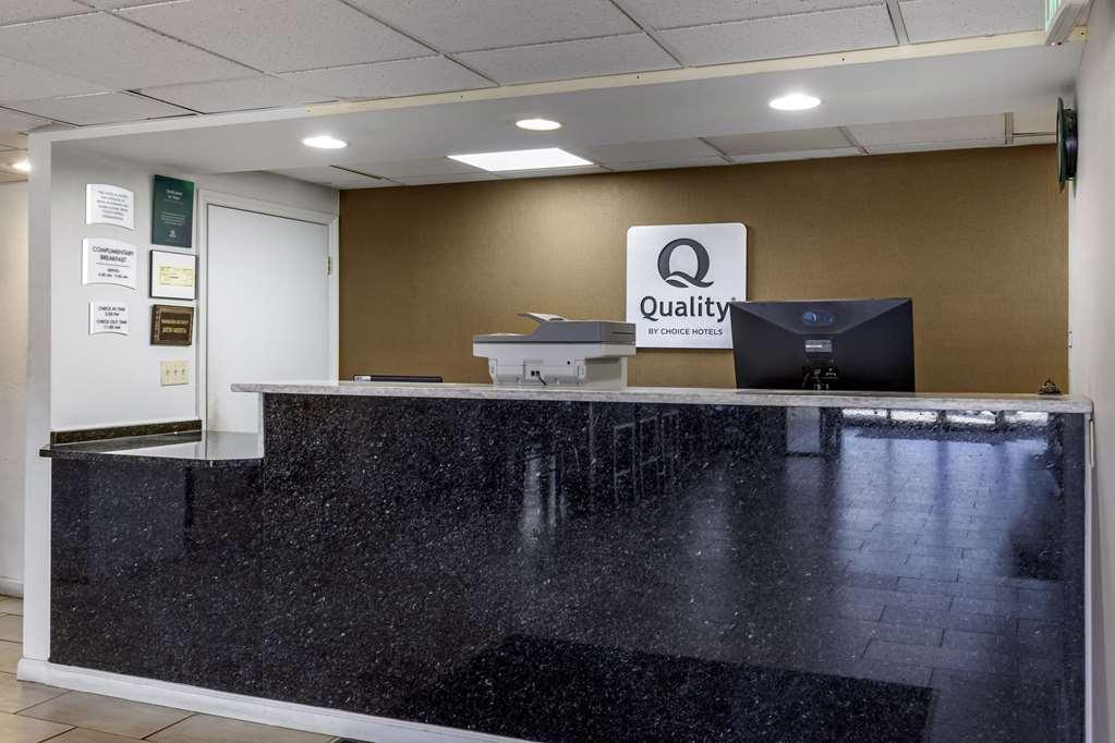 Quality Inn 斯帕坦堡 内观 照片